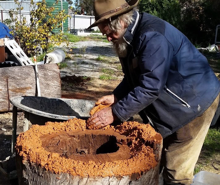 Wally Kerkhof’s Carnaby’s Black Cockatoo artificial nesting log construction guide
